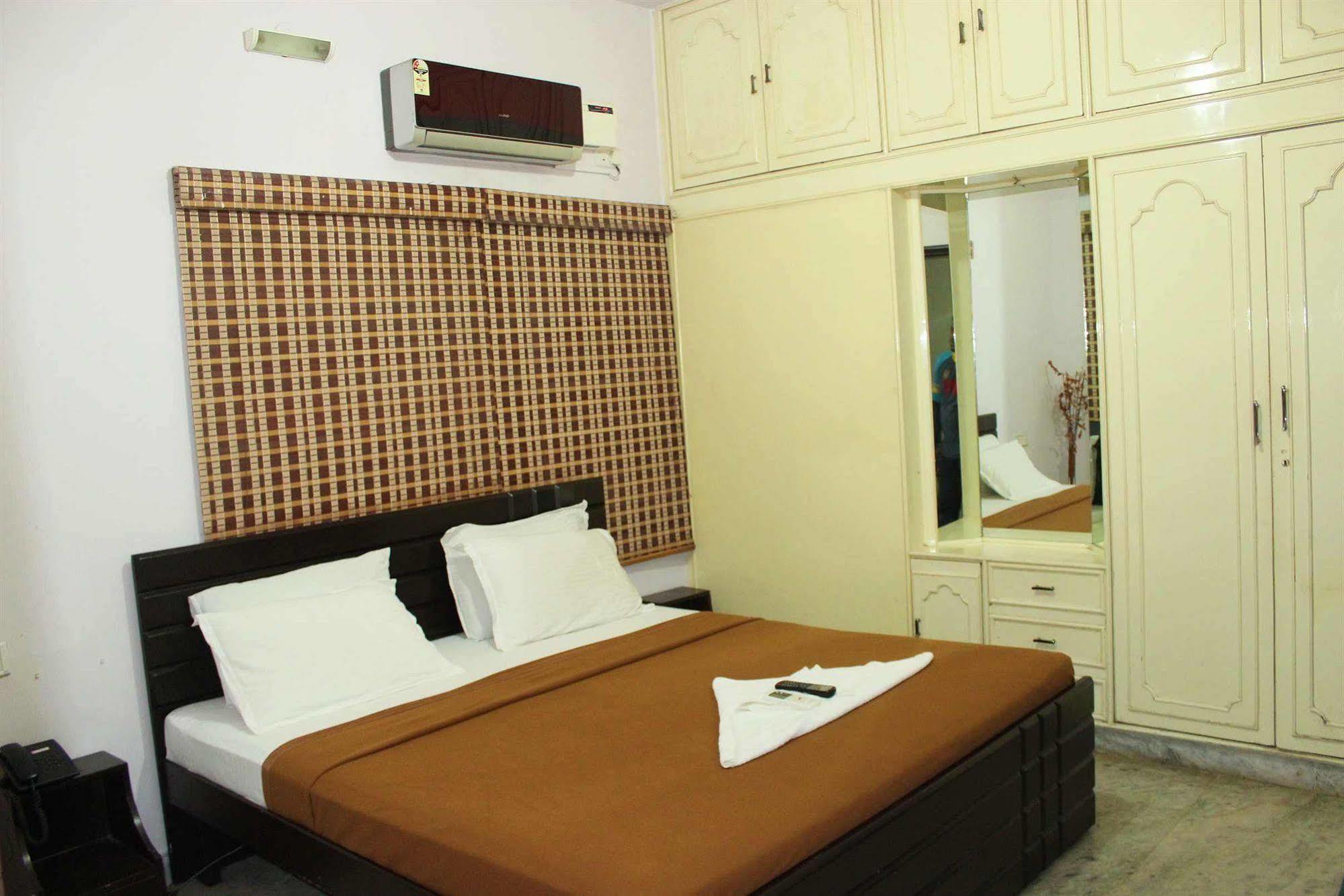 The New Casablanca Boutique Hotel Бангалор Экстерьер фото